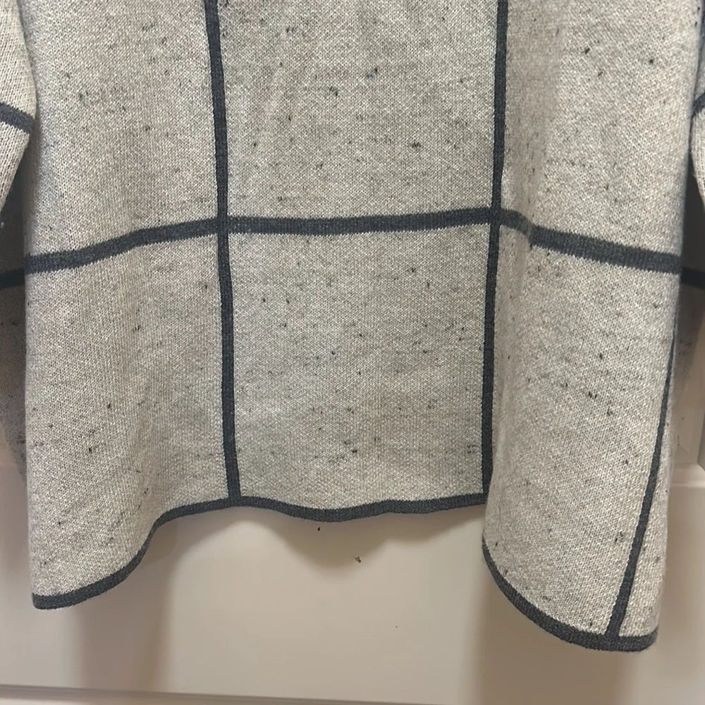Eileen Fisher wool/ organic cotton sweater box cut. - Picture 7 of 7